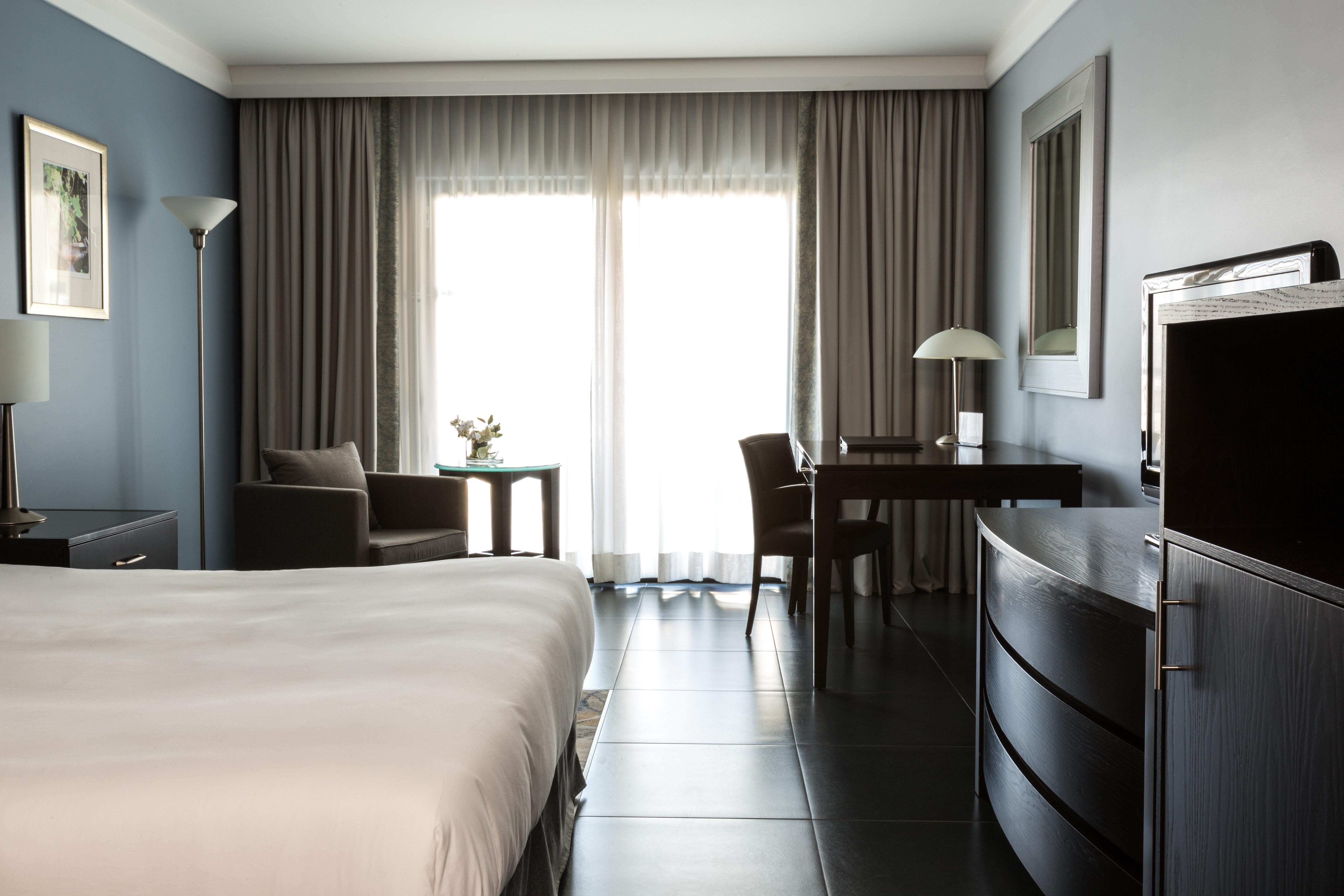 Intercontinental Malta By Ihg Hotel St. Julian's Exterior foto A room at the hotel