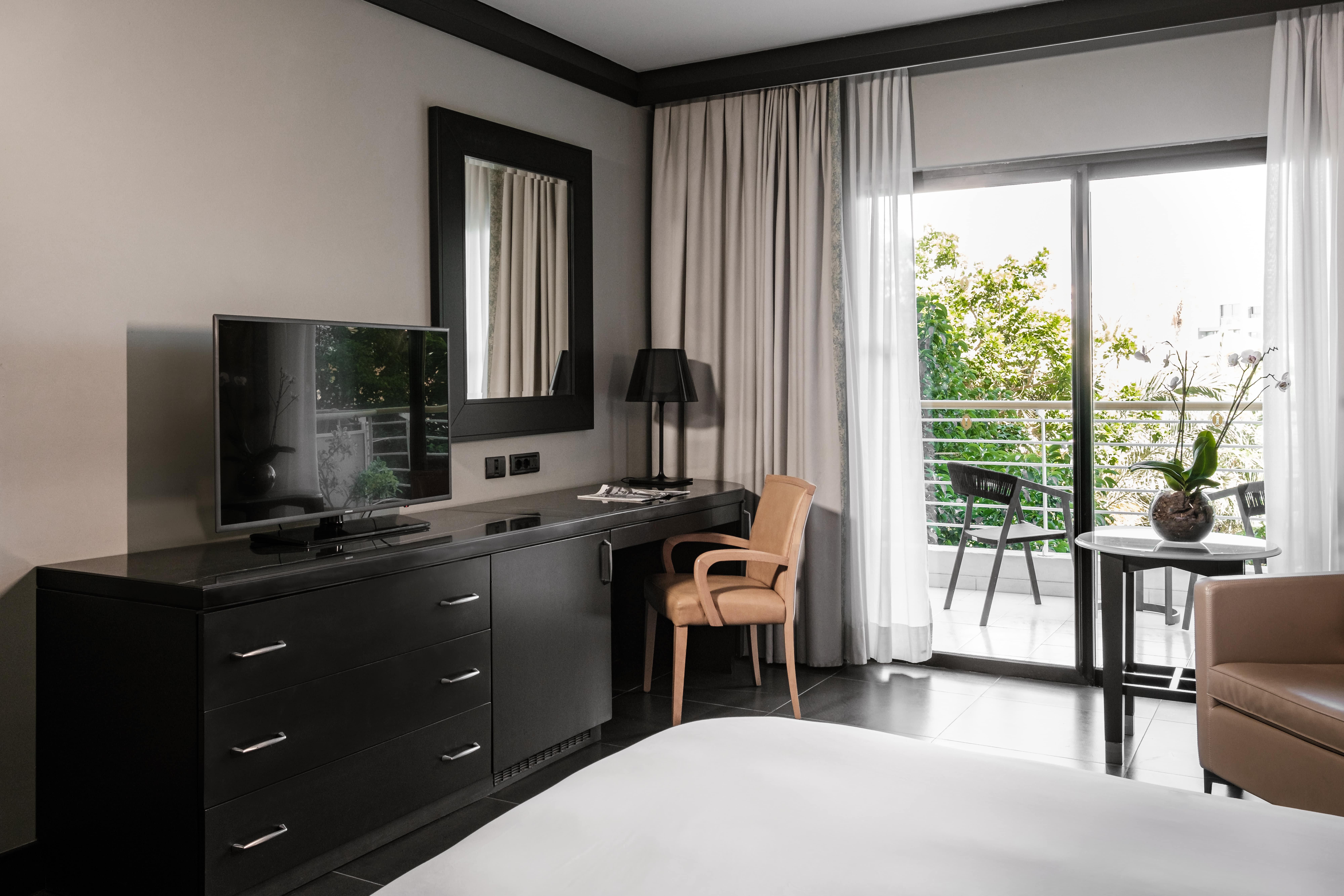Intercontinental Malta By Ihg Hotel St. Julian's Exterior foto A room at the hotel