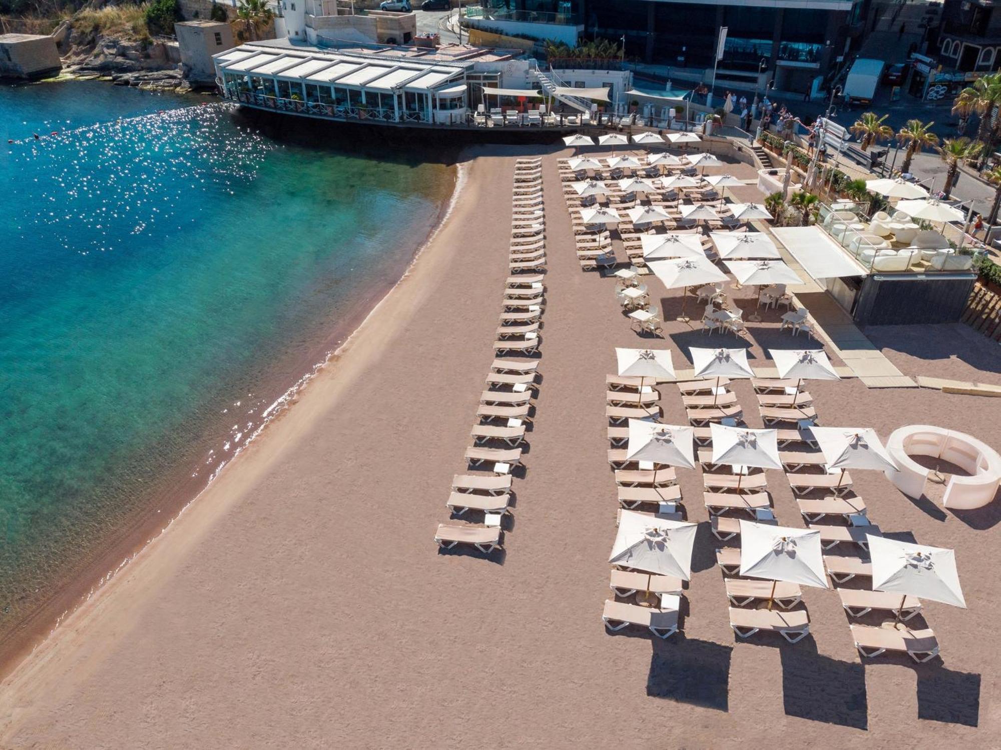 Intercontinental Malta By Ihg Hotel St. Julian's Exterior foto The beach at the hotel